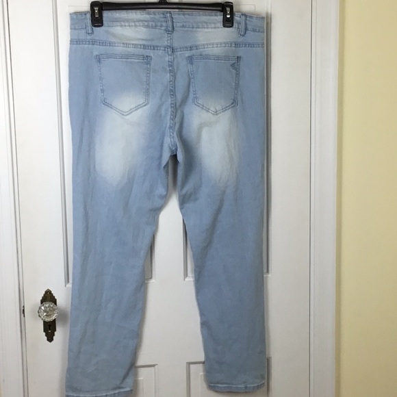 VIP  Distressed Light Wash Jeans Size 17/18 NWT - Picture 5 of 6